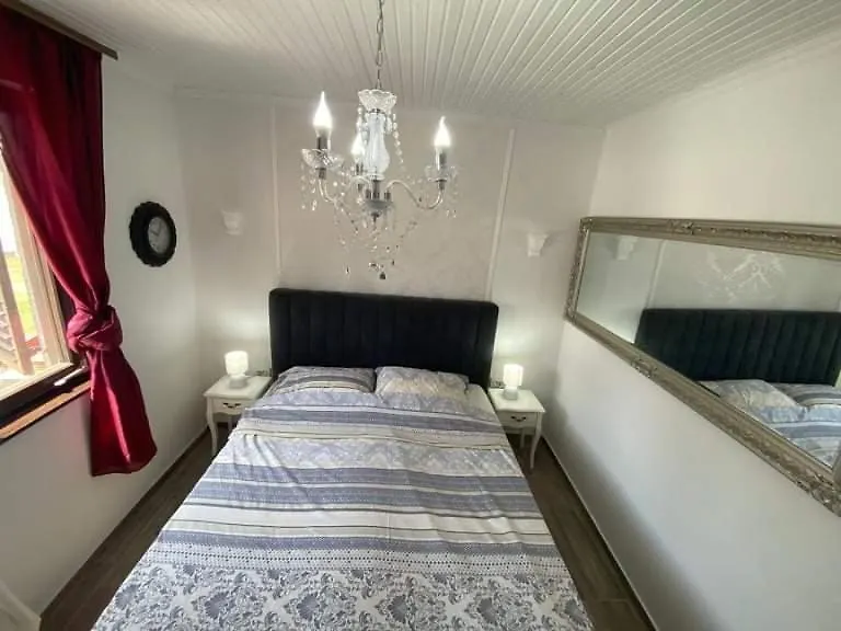 Villa Forko 0*, Lopar