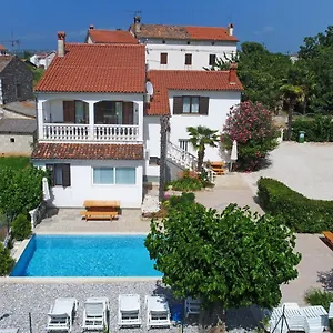 apartments-ella-porec.in-istria.net/